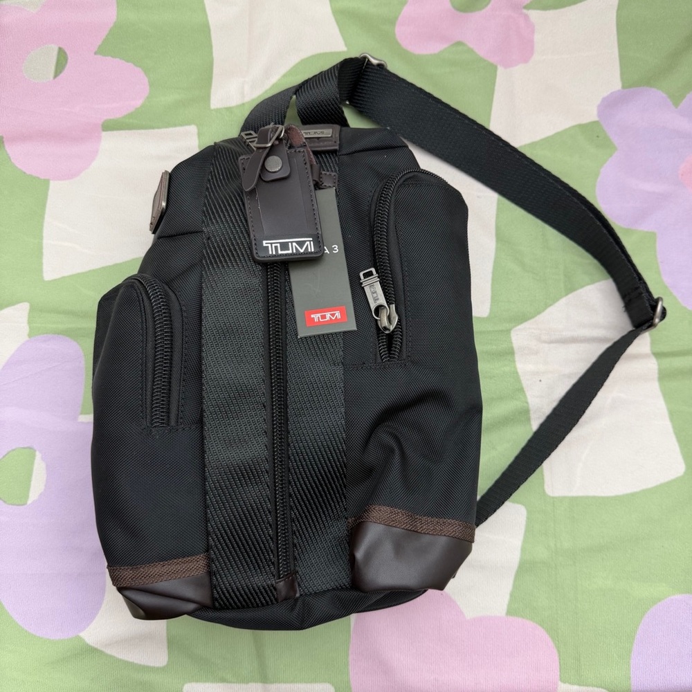 🌞 Tumi Alpha Bravo Monterey Sling Bag